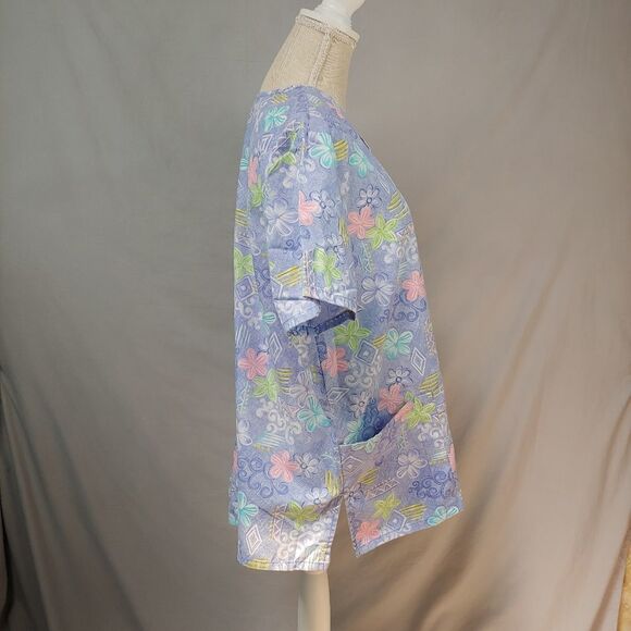 Simply Basic Flower Print Scrub Top Size M Super Soft Blue Medical Nursing - Picture 2 of 10